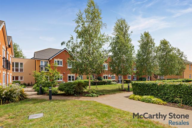 22 Edward Place, Churchfield Road, Walton-On-Thames photo 3