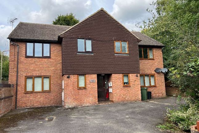 Flat to rent in Hill View, Ashford