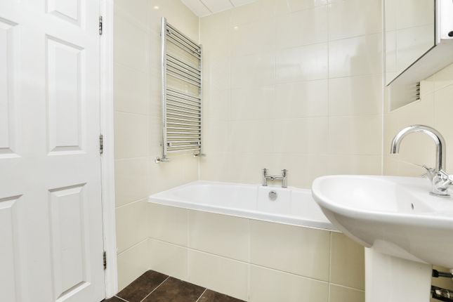 Flat for sale in Brows Lane, Liverpool