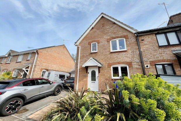 Thumbnail Property to rent in Doulton Gardens, Poole