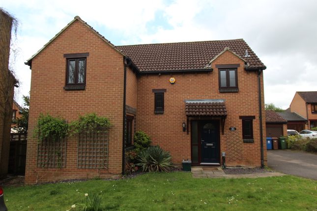 Detached house to rent in Gough’S Lane, Binfield
