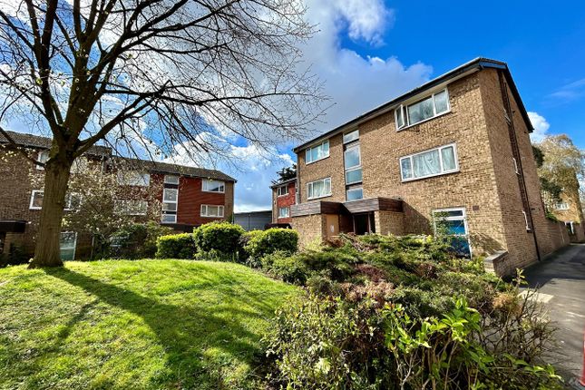 Flat for sale in Buckingham Avenue, Perivale, Greenford