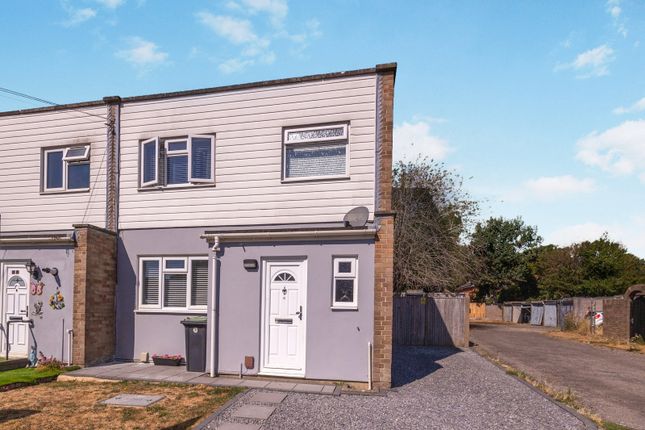 15, Juniper Square., Hampshire photo 4