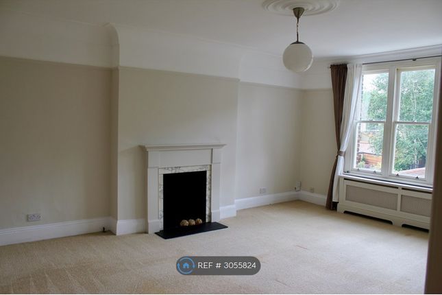 Courtfield Gardens, Ealing, London photo 3