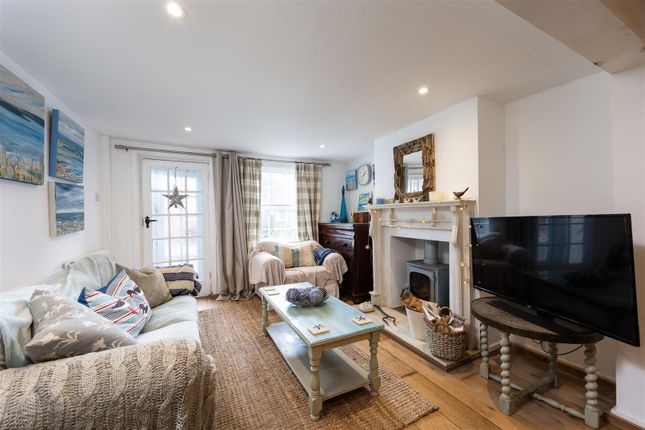1 Field Place, Tennyson Road, Isle of Wight photo 2
