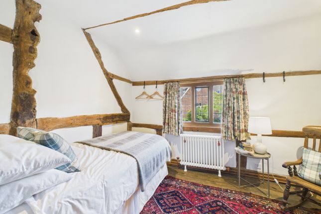 Cam01791G0-Pr0189-Still031