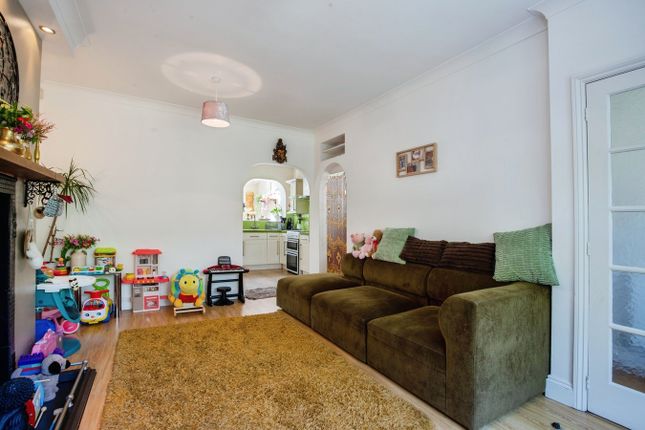 87, Broom Hill Road, Rochester photo 4