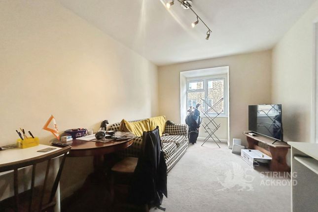 11 Drummond Court,, Drummond Road, Surrey photo 2