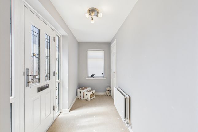 33, Glendon Crescent, Ashton-under-Lyne photo 2