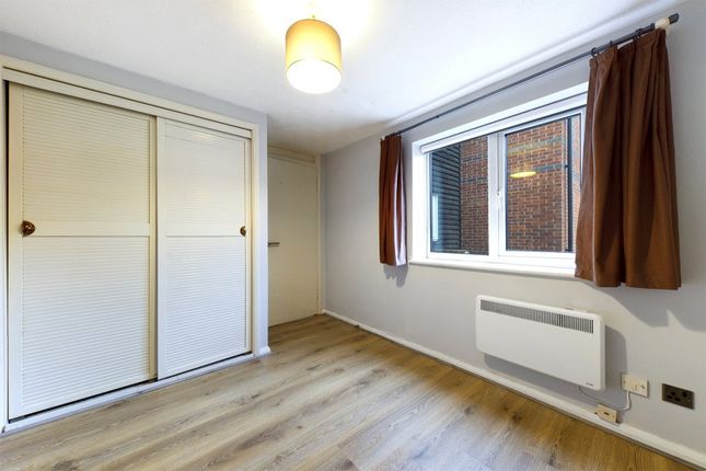 106, Mandeville Court, Chingford photo 4