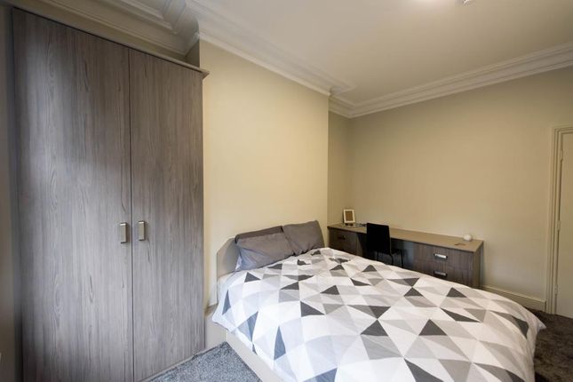 Victoria Road, Leeds photo 5