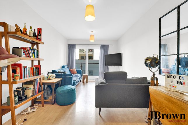 11, Flat 42, London photo 3