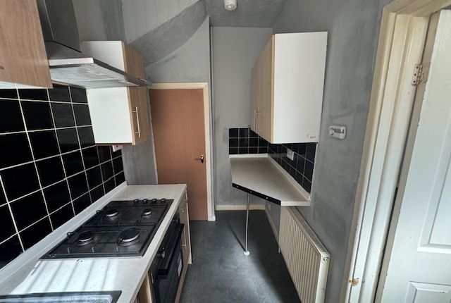 6, Cobden Terrace Wortley Leeds photo 3