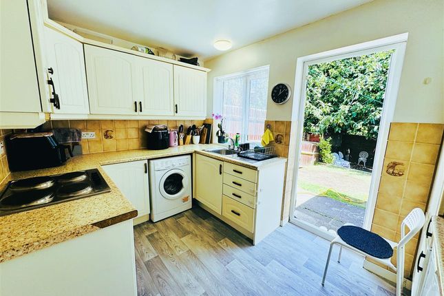 25, Jubilee Close, Pinner photo 5