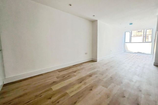 45, Windmill Road, Brentford photo 3
