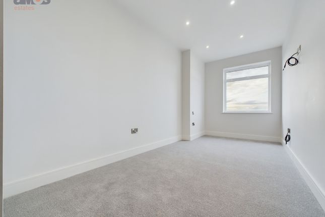 Flat for sale in Cherry View, Beech Road, Hadleigh, Essex