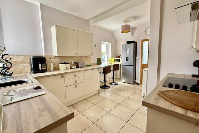 12, Gorsddu Road, Llanelli photo 3