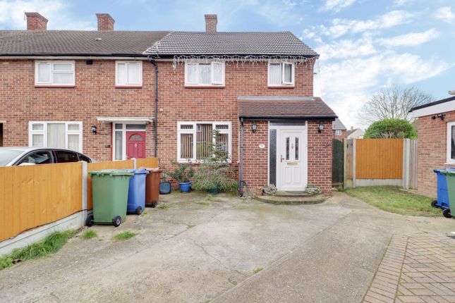 End terrace house for sale in Annalee Gardens, South Ockendon