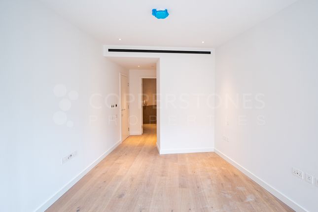 Flat to rent in Village Courtyard, London