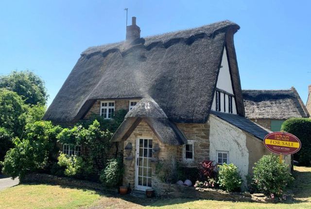 Thumbnail Cottage for sale in Church Street, Newnham, Northamptonshire