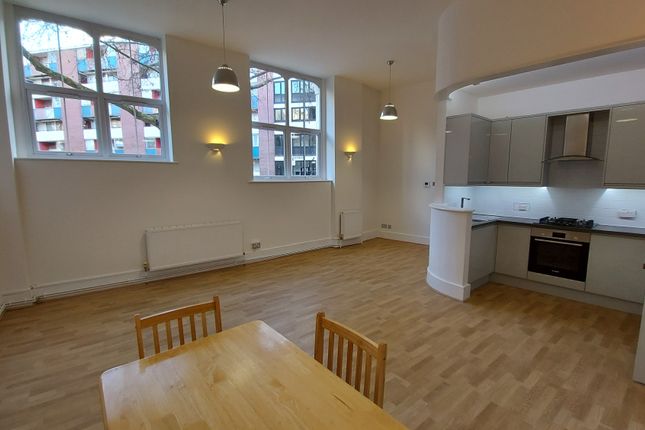 Thumbnail Flat to rent in Crescent Row, Clerkenwell