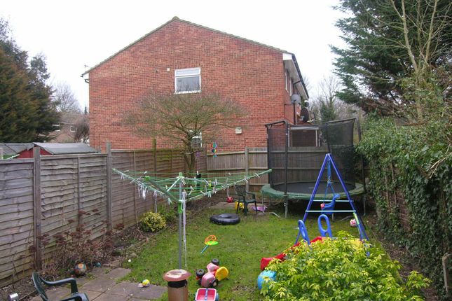 32, Bunces Close, Berks photo 2