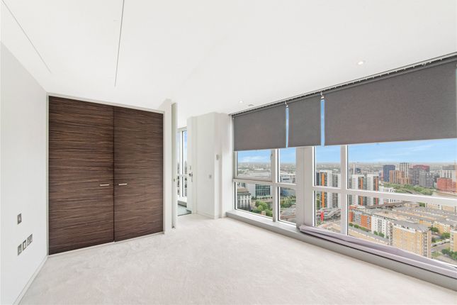 Flat for sale in Ontario Tower, 4 Fairmont Avenue, Canary Wharf, London