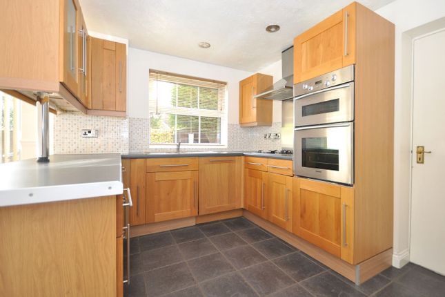 1, Beechmore Drive, Cheltenham photo 4