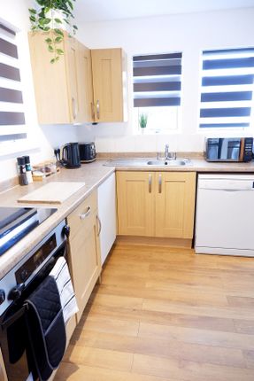 Town house to rent in Blinco Grove, Cambridge