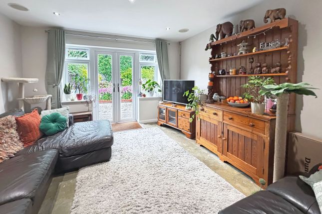 28, Boughton Way, Amersham photo 3