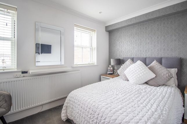 Town house for sale in York Mews, Great Wakering, Southend-On-Sea