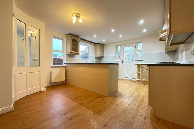 77 Curlew Drive, Scarborough photo 3