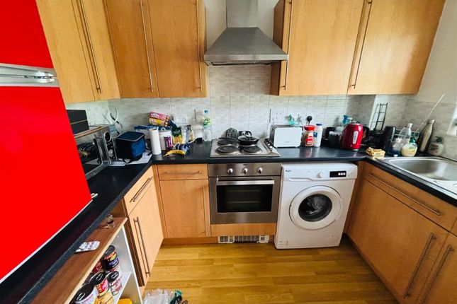 51, Whitehall Green, Leeds photo 3