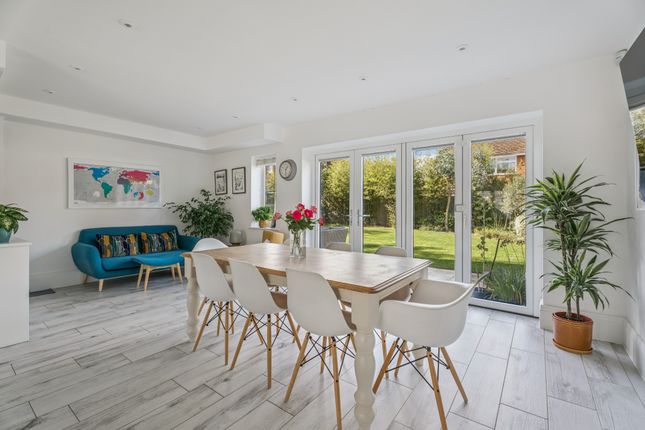 5 Pheasant Close, Amersham photo 3