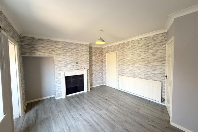 70, Marlborough Road, Nuneaton photo 2