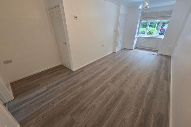 18, DAYLIGHT ROAD, STOCKTON photo 2