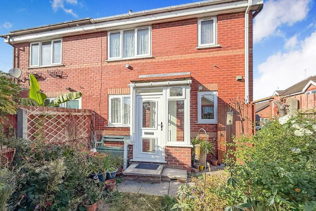 1-bed semi-detached on 17, Peckforten Close, Hull, £70,000