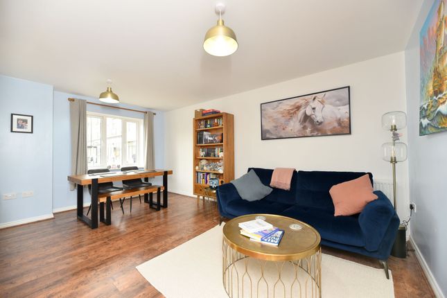 9 Elgar Place, Biggleswade photo 2