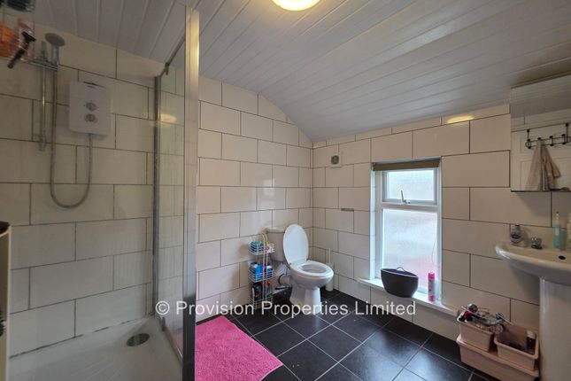 11, Brudenell Avenue, Hyde Park photo 5