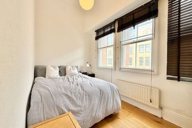 Flat 59,The Cloisters,145, Commercial Street, London photo 4