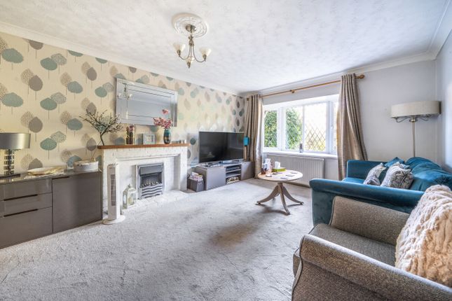 59, Huntercombe Lane North, Buckinghamshire photo 2