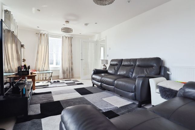 47, Cae Ffynnon, Cowbridge photo 2