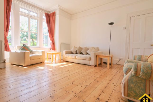 14 Caxton Villa, Park Lane, Knebworth photo 3