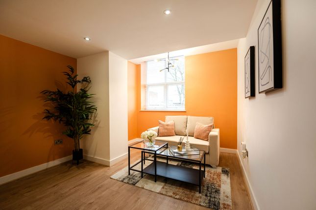 Flat 13, 5 Crompton Street, Bury photo 5