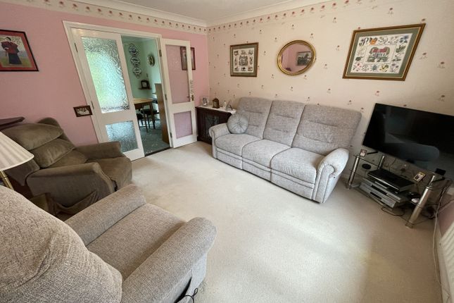 39, Lincroft, Bedford photo 2