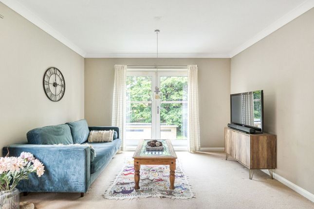 Flat Eight, Ironside Court, Teddington photo 3