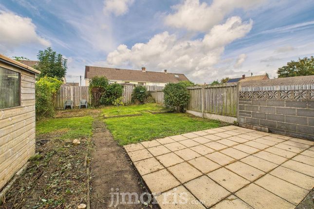 24 Maesglas, Cardigan photo 3