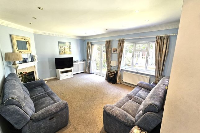 53, Priory Field Drive, Edgware photo 4