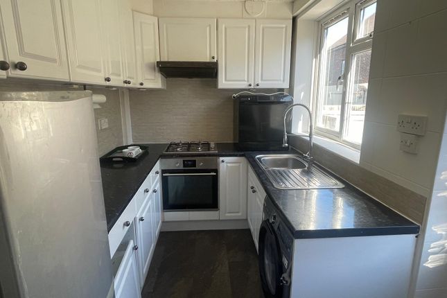 3, Smarden Grove, London photo 3