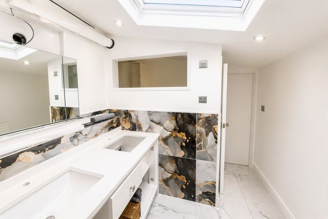 Room 2, Sidcup photo 5